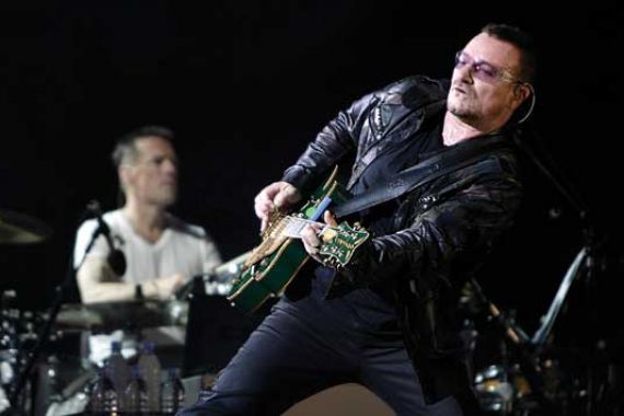 Kecelakaan Sepeda, Bono Terancam Gantung Gitar - JPNN.COM