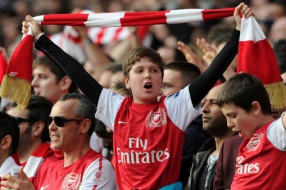 Arsenal dan Tottenham Larang Fans Bawa Tongsis - JPNN.COM