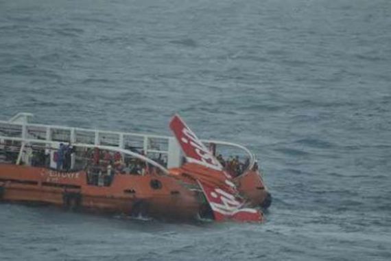 Ini Kunci Keberhasilan Pengangkatan Ekor AirAsia Berbobot 5 Ton - JPNN.COM