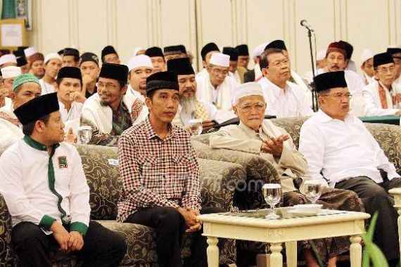 Jokowi Dikritik, Angkat Mantan Bos Judi Jadi Wantimpres - JPNN.COM