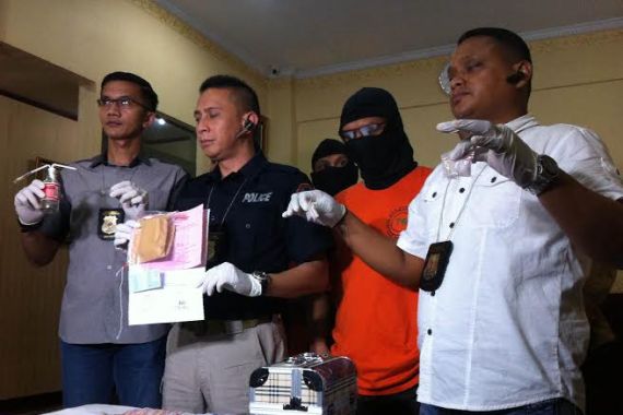 Bekas Gitaris Padi Dicokok Polisi - JPNN.COM