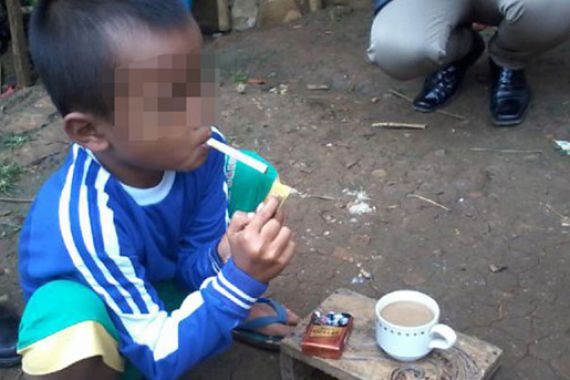 Ironis, Bocah 8 Tahun Ini Doyan Makan Obat Nyamuk, Tanah hingga Binatang - JPNN.COM