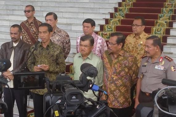 Temui Abraham dan Badrodin, Jokowi Minta KPK-Polri Objektif - JPNN.COM