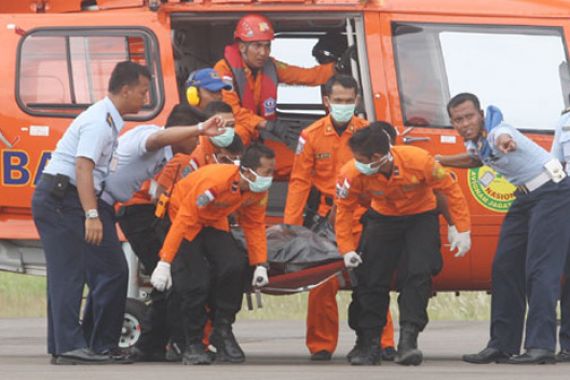Status Darurat Evakuasi Korban AirAsia Belum Dicabut - JPNN.COM