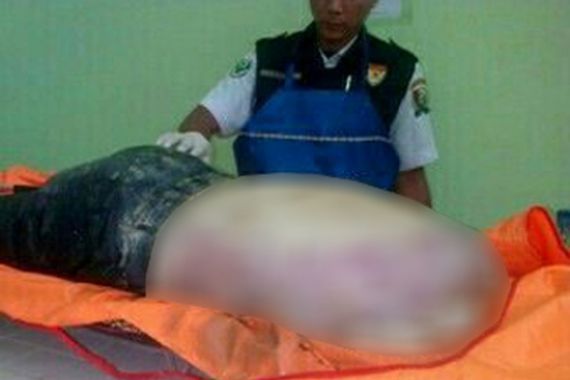 Heboh, Foto Jenazah yang Diduga Korban AirAsia Beredar di Tengah Warga Majene - JPNN.COM