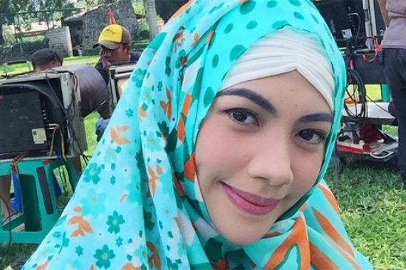 Ini Wajah Kezia CherryBelle Mengenakan Hijab - JPNN.COM