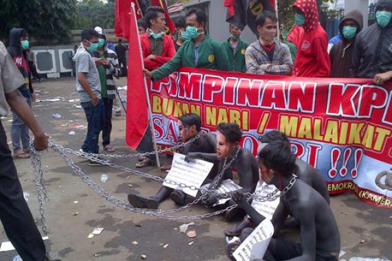 Demonstrasi Dukung Budi Gunawan di PN Jaksel Gugat KPK - JPNN.COM