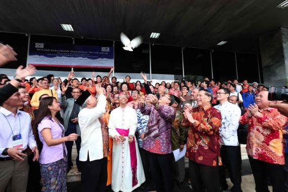 Ketua MPR Ungkap Musuh Bersama Semua Agama - JPNN.COM