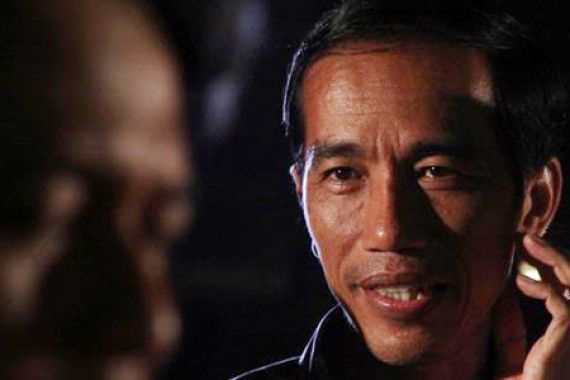 Dicap Tidak Tegas dalam Polemik Polri-KPK, Jokowi Bikin Geregetan - JPNN.COM