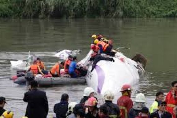 Seluruh Pilot TransAsia Dilatih Ulang, 142 Penerbangan Dibatalkan - JPNN.COM