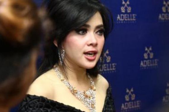 Cerita Syahrini dengan Perhiasan Rp 5 Miliar, Jodoh Menjauh - JPNN.COM