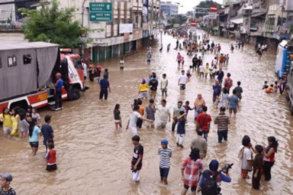 Banjir Jakarta Bikin Rugi Rp 1,5 Triliun Per Hari - JPNN.COM