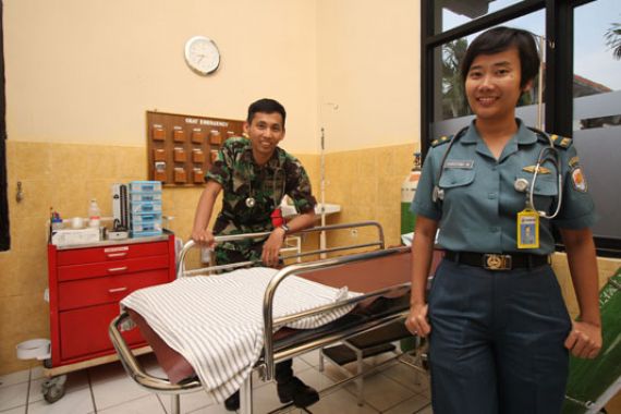 Dua Tentara Warga Tionghoa, yang Perempuan Ini tak Lagi Terima Angpao - JPNN.COM