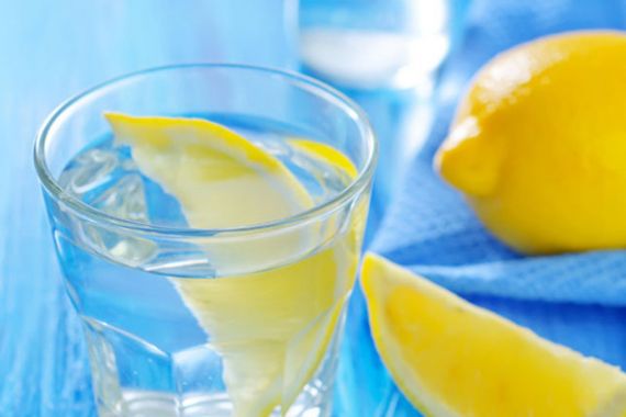 Apakah Air Lemon Bisa Bantu Turunkan Berat Badan? - JPNN.COM