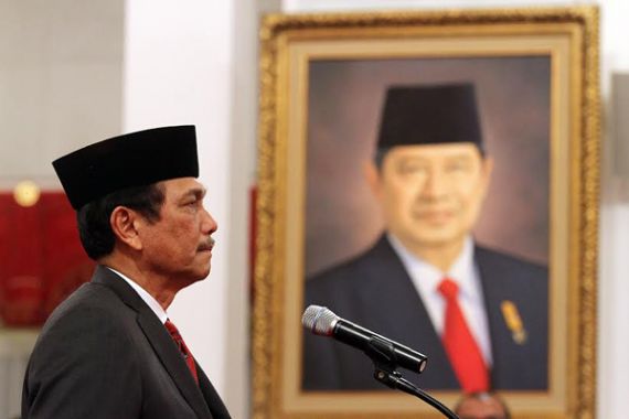 Atur Pertemuan Jokowi-Obama, Luhut Dianggap Sudah Menampar Menlu Retno - JPNN.COM