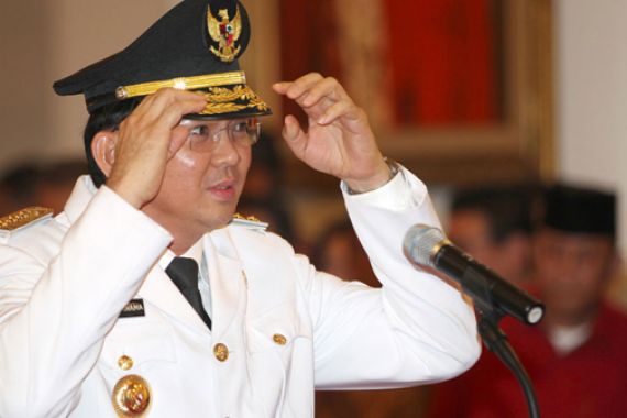 Hari Ini, â€ŽDPRD DKI Laporkan Ahok ke Bareskrim Mabes Polri - JPNN.COM