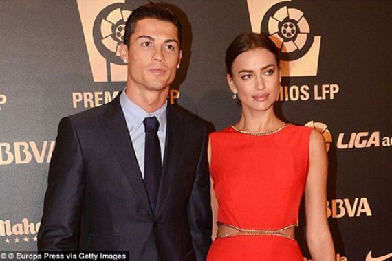 Model Cantik dan Seksi Ini Merasa Jelek jika Dekat Ronaldo - JPNN.COM