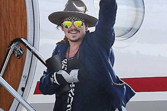 Johnny Depp Terluka Saat Syuting, Parahkah? - JPNN.COM