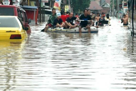 Banjir, Pantura Lumpuh - JPNN.COM