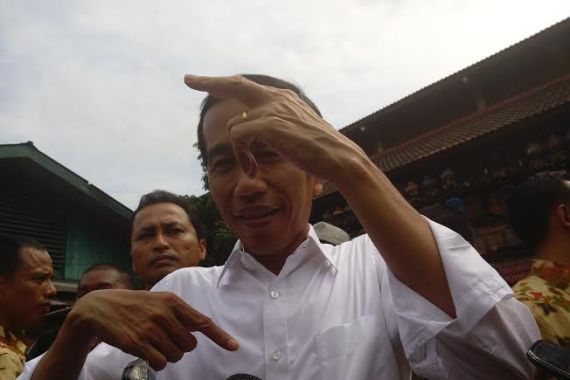 Pagi-pagi Jokowi Naik Helikopter ke Indramayu, Ada Apa? - JPNN.COM