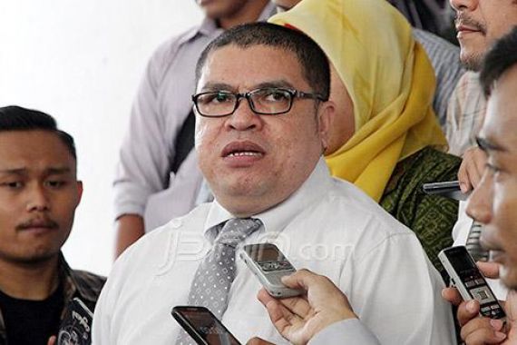 Rela Dipenjara, Razman Arif Batal Laporkan Jaksa - JPNN.COM