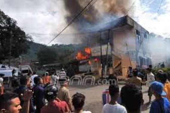 Kebakaran, Siswa SD Tewas Terpanggang di Rumahnya - JPNN.COM