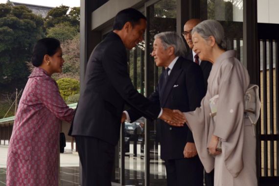 Siang Ini, Jokowi Makan Siang Bareng Kaisar - JPNN.COM