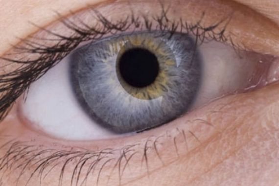 Ini Bahaya Gunakan Eyeliner Terlalu Dekat dengan Mata - JPNN.COM
