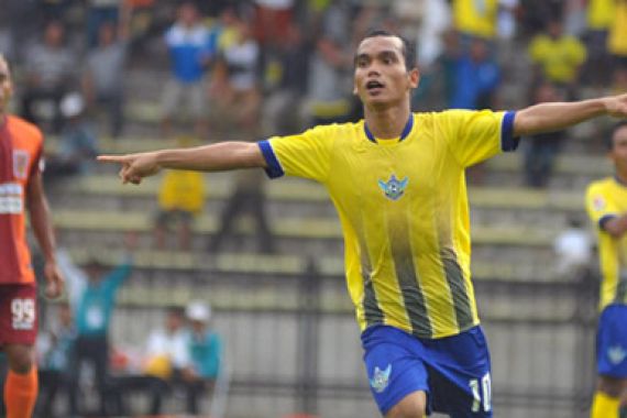 Gresik United Hantam Pesut Etam - JPNN.COM