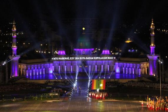 Tersangka Korupsi Lampu Hias MTQ Nasional Kepri Praperadilkan Kejari Batam - JPNN.COM