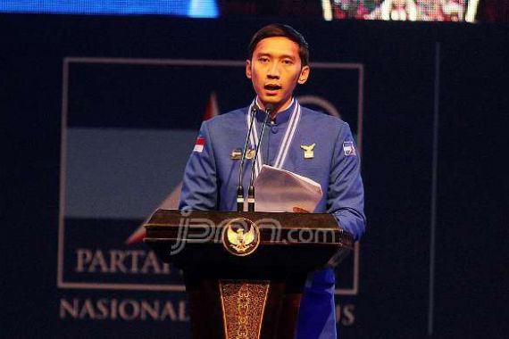 Bapak dan Anak Kritik Presiden, Usai SBY, Ibas Pun Sentil Jokowi - JPNN.COM