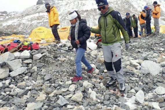 Tim Indonesia Cari 3 Pendaki WNI di Nepal Lewat Udara - JPNN.COM