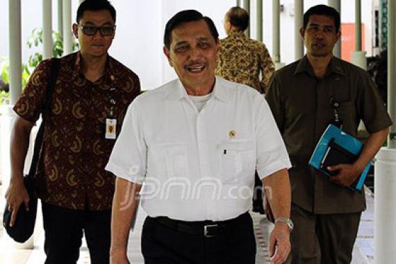 Luhut Akui Target Pertumbuhan Ekonomi Sulit Tercapai - JPNN.COM