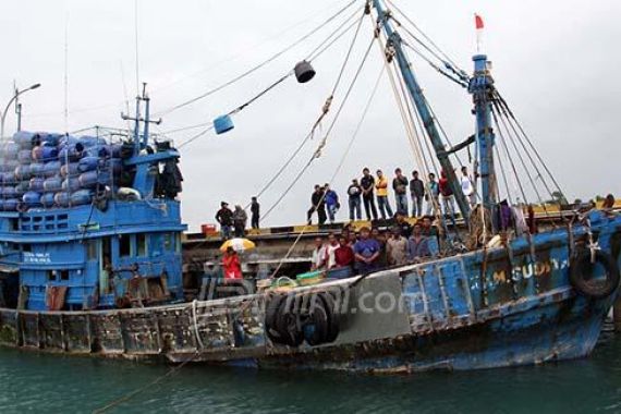Masuk Perairan Indonesia, Tiga Kapal Ikan Asal Vietnam dan Thailand Ditangkap - JPNN.COM