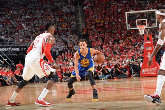 Rekor Curry Hancurkan Rockets, Warriors Cuma Butuh Satu Game Lagi ke Final NBA - JPNN.COM