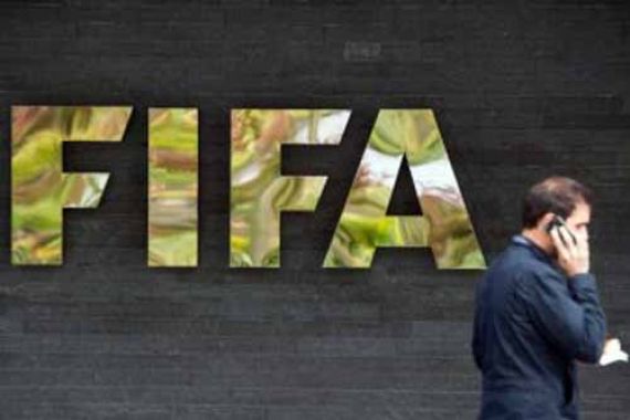 Tersangkut Korupsi, 6 Pejabat FIFA Ditangkap Polisi - JPNN.COM