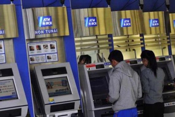 Menilik Sejarah Mesin ATM yang Ditemukan Oleh Tiga Orang Ini - JPNN.COM