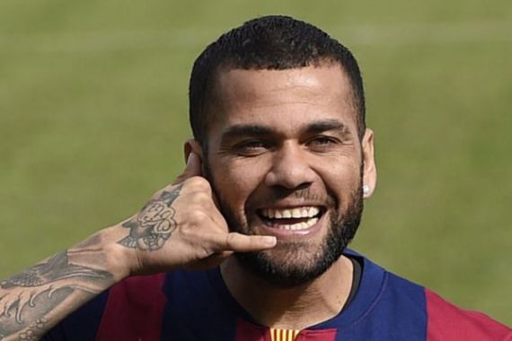 Dani Alves Senang Dengar Ada Tawaran dari Klub di Kota Milan - JPNN.COM