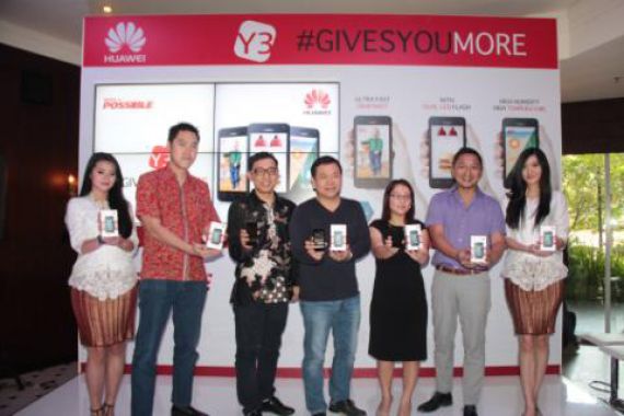 Huawei Luncurkan Smartphone Bertema Batik - JPNN.COM