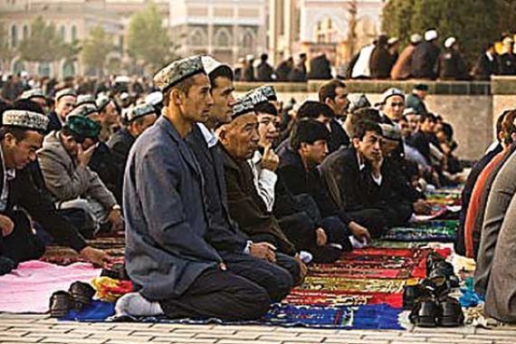 Parah! Muslim Uighur Dilarang Puasa, Toko Harus Jualan Alkohol - JPNN.COM