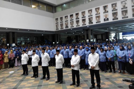 Honorer Berijazah SMA, Kini jadi Sekjen Kemdikbud - JPNN.COM