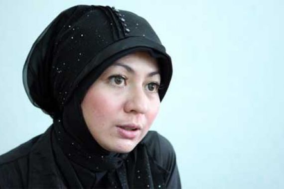 Sarah Vi: Wanita Pakai Jilbab itu Wajib - JPNN.COM