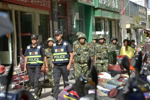 Dilarang Beribadah saat Ramadan, Muslim Uighur Bentrok dengan Polisi, Belasan Tewas - JPNN.COM