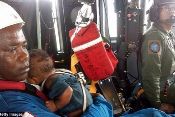 AJAIB... Korban Pesawat Jatuh, Ibu dan Bayinya Selamat setelah Bertahan 5 Hari di Hutan Belantara - JPNN.COM
