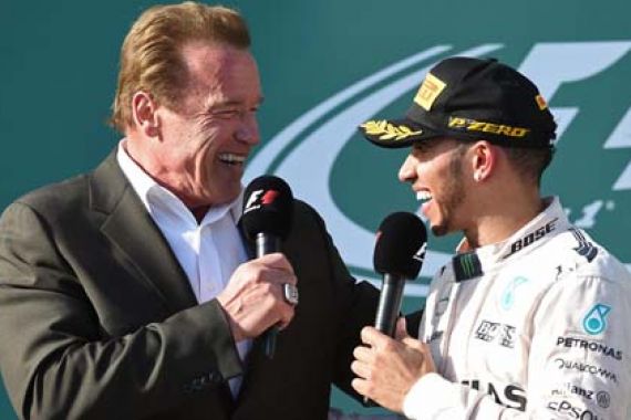 Hamilton Bicara Tentang Persaingan Lawan Rosberg - JPNN.COM