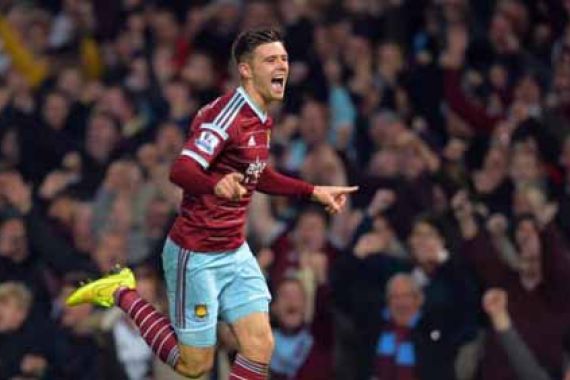 Aaron Cresswell Bertahan di West Ham Hingga 2020 - JPNN.COM