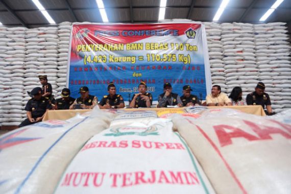 110,5 Ton Beras Sitaan untuk Operasi Pasar - JPNN.COM