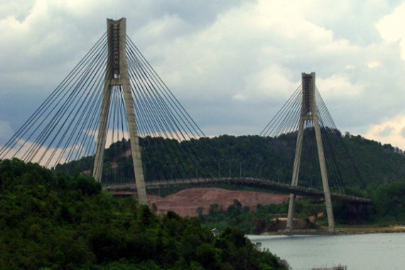 Terlilit Utang dengan Pacar, Edo Tewas Terjun Bebas di Jembatan Barelang - JPNN.COM