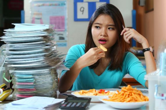 Binge Eating Disorder, Makanan Mengontrol Emosi, Apa itu? - JPNN.COM