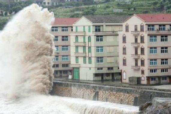 Sebelum Dihantam Badai Chan-Hom, Tiongkok Ungsikan Ribuan Warga - JPNN.COM